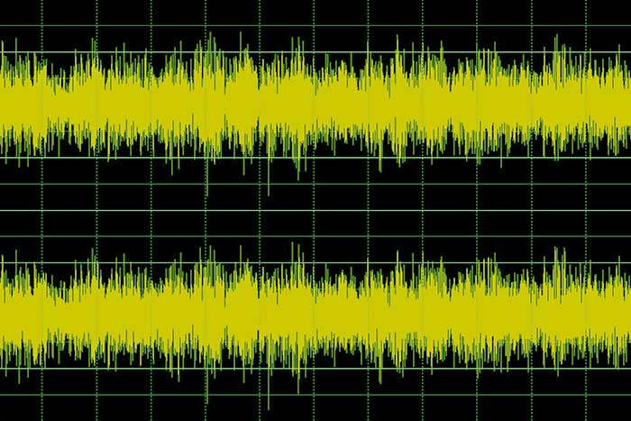 iPhoneで音楽再生時に音飛びが発生する場合は、メモリを解放してやると良いみたい。